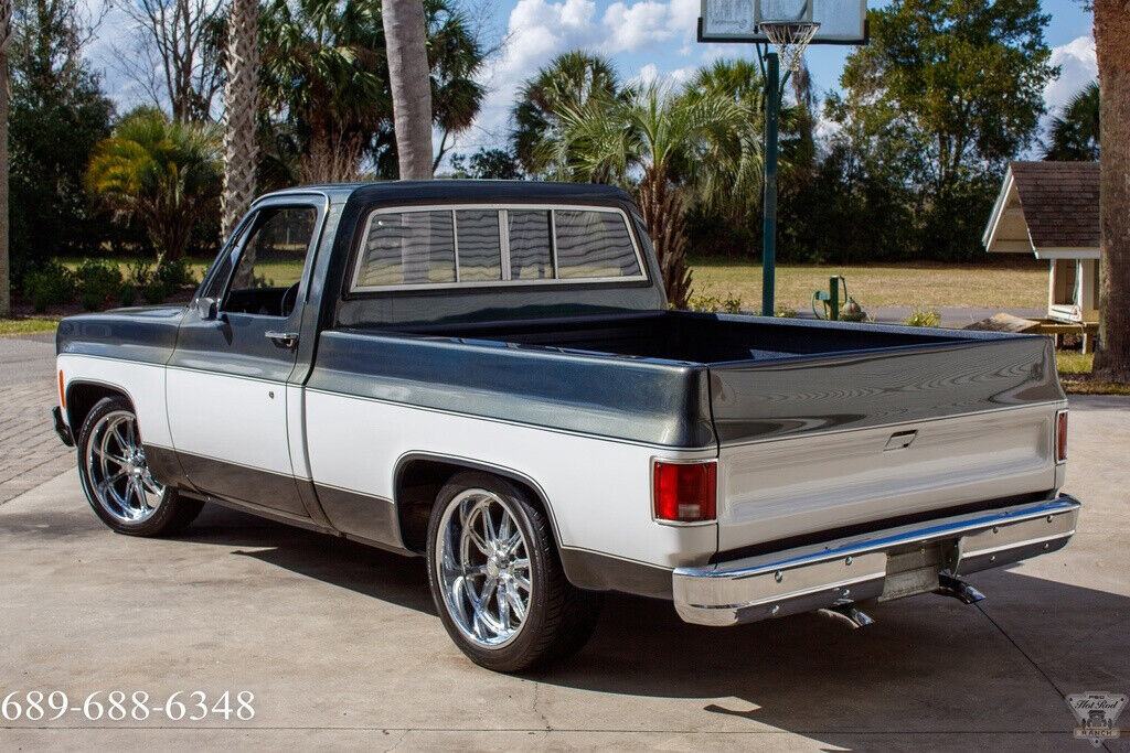 1977 Chevrolet C-10 Shortbed / 5.0L 305 V8 4-Spd