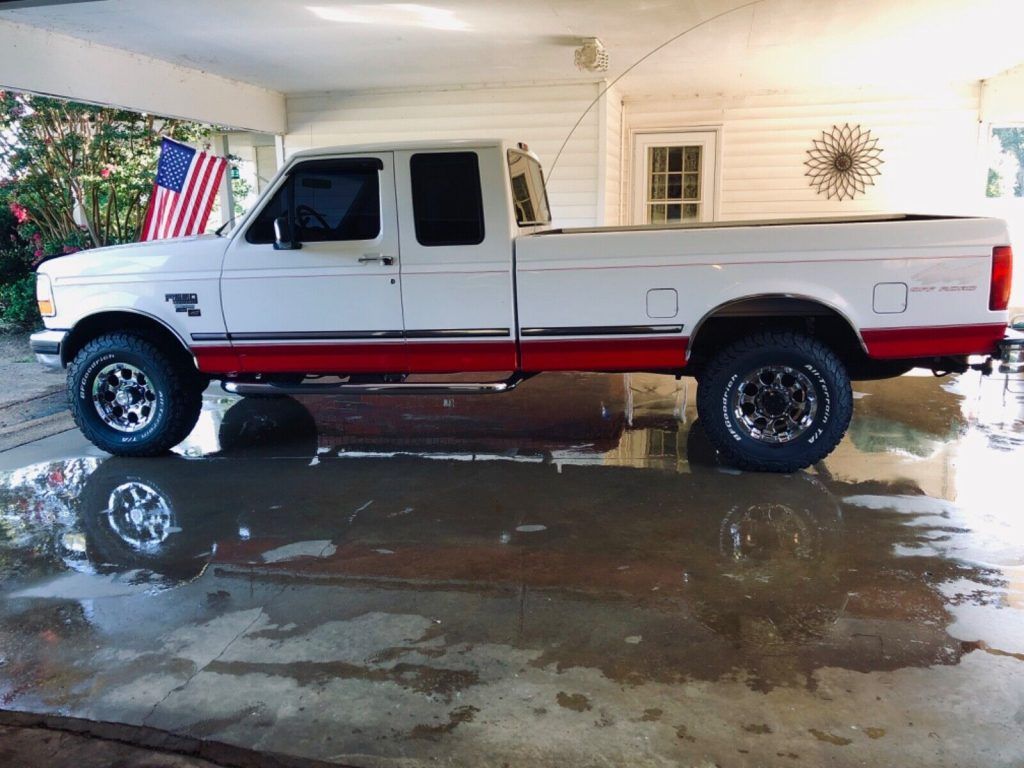 1997 Ford F-250 pickup [perfect shape]