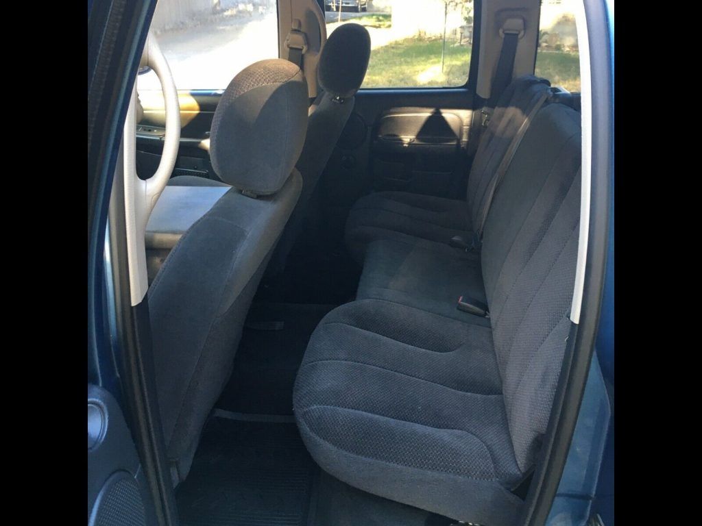 2002 Dodge Ram 1500 pickup [minor dents]