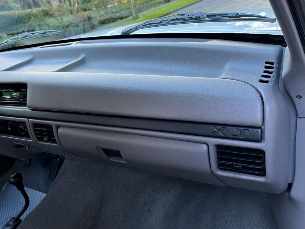 1996 Ford F-350 HD XLT 4X4 REGULAR CAB 2DR LONG BED