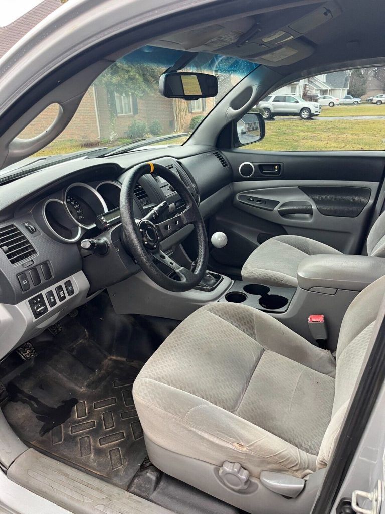 2009 Toyota Tacoma Access Cab pickup [serviced]