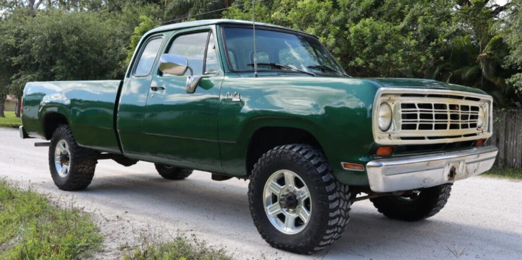 1974 Dodge Pickup 4×4 – W200 Extended Cab Power Wagon