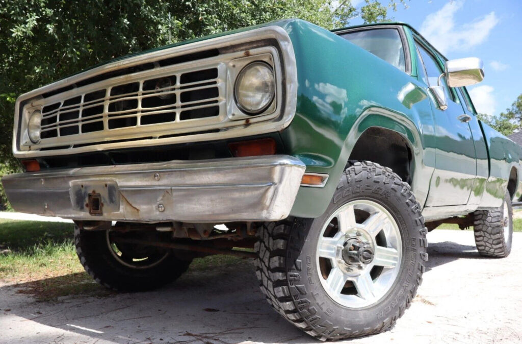 1974 Dodge Pickup 4×4 – W200 Extended Cab Power Wagon