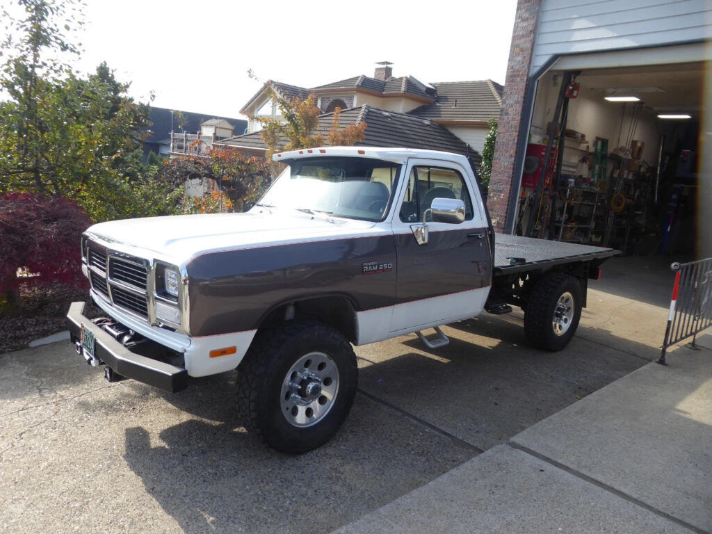 1991 Dodge W250 4×4 Cummins L E PS, PDB, PW, AIR ,PM ,OD Auto, 125K Miles