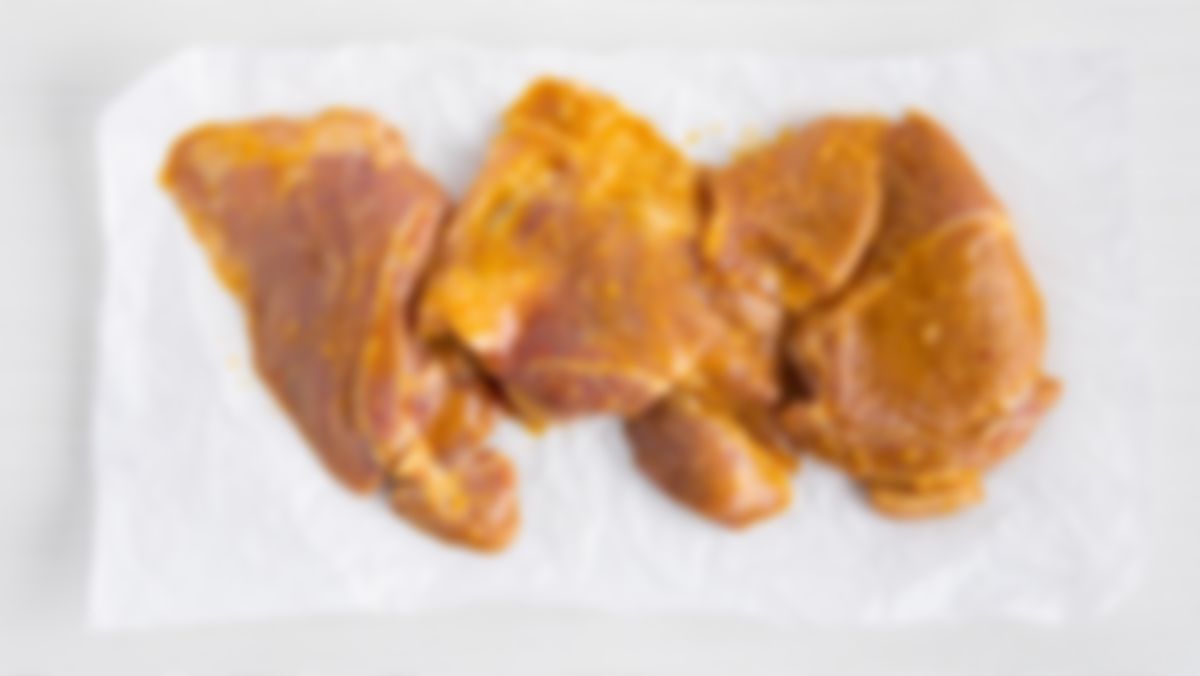 Chuletas sin hueso marinadas en miel y mostaza