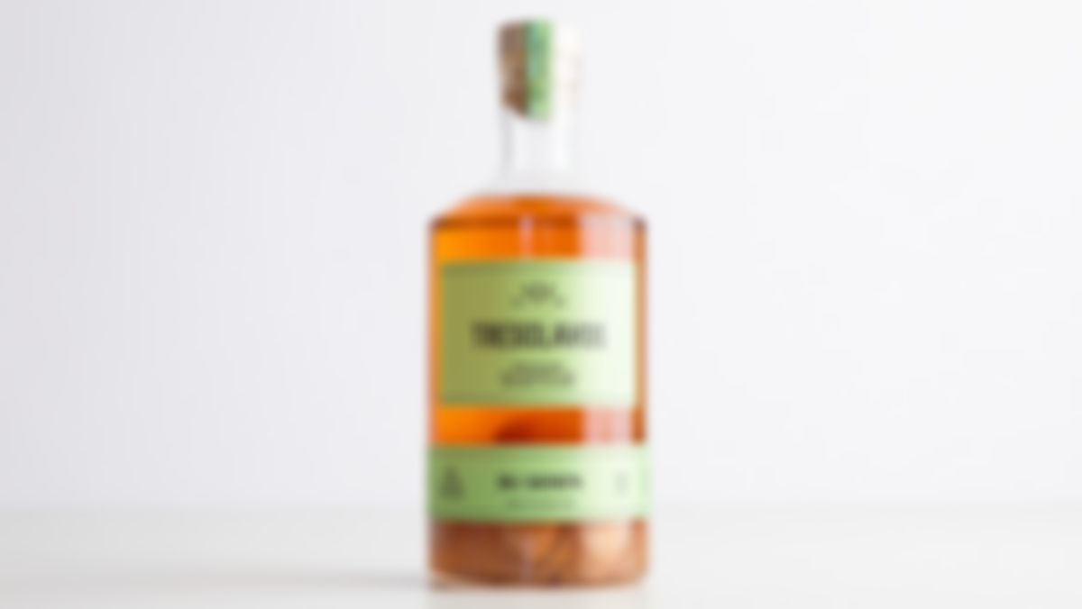 Tresclavos rum: quenepa