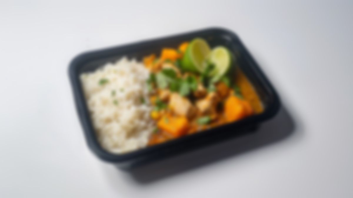 Curry de calabaza y pollo con arroz de coliflor