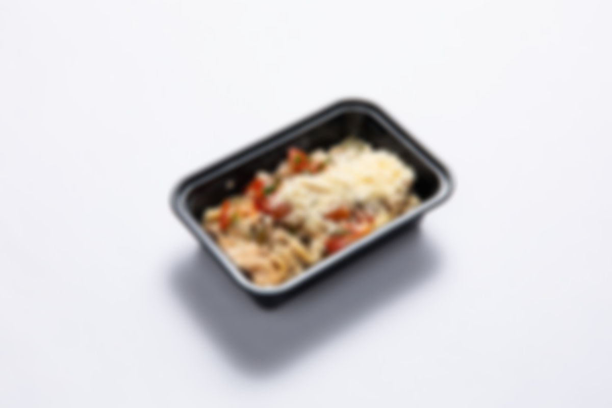 "Pana bowl", puré de pana con pollo al limón y tomates con recao y parmesano