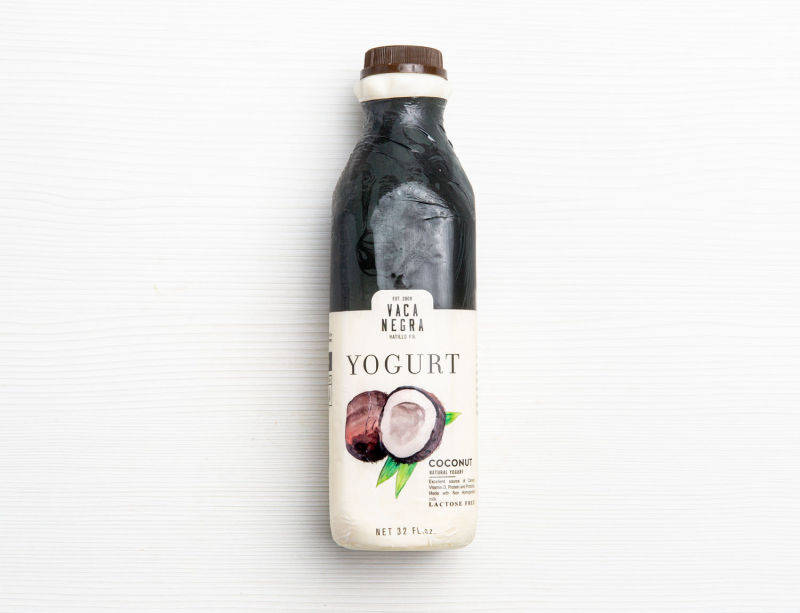 Yogurt de coco, Vaca Negra