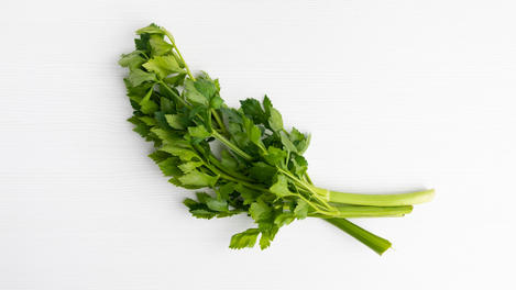 Celery (Apio) con hojas