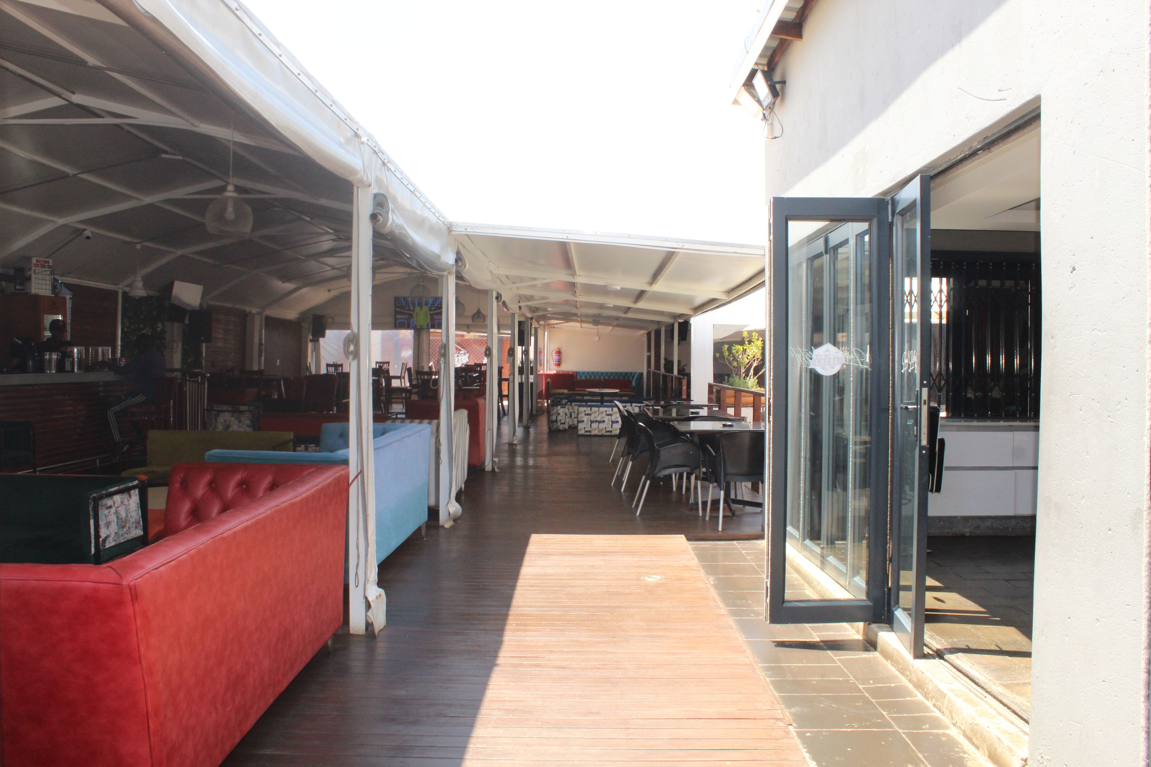 kg25cd3v60d4mk8dpg06ak8d9h7casd7.image/jpeg photo - Local LifeStyle Lounge