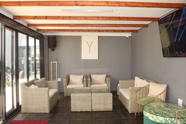 Glass house folder - Local LifeStyle Lounge