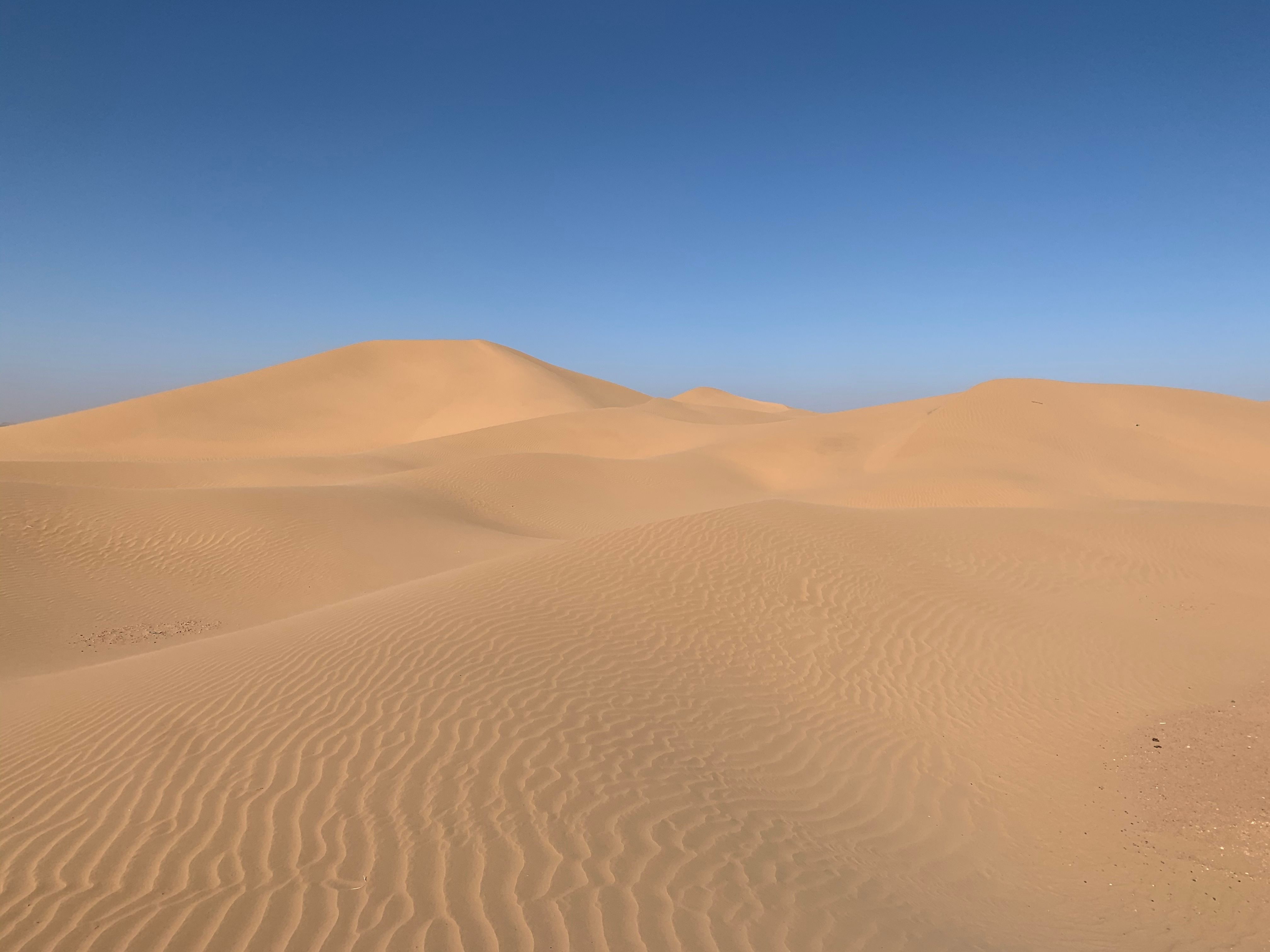 Desert 10. Бархан Сарыкум. Марокко пустыня и океан. Пейзаж пустыни и океана. Пустыня и океан.