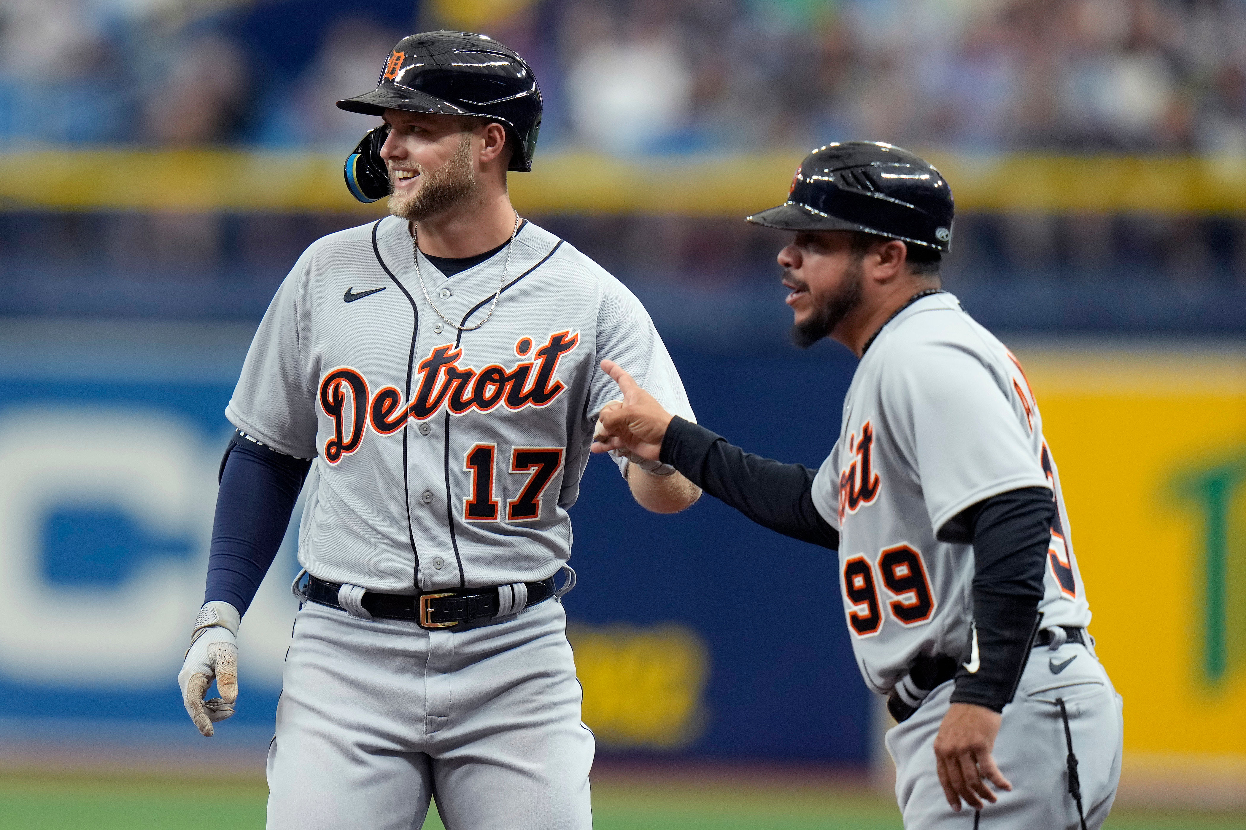 Tigers edge Royals in 10th inning