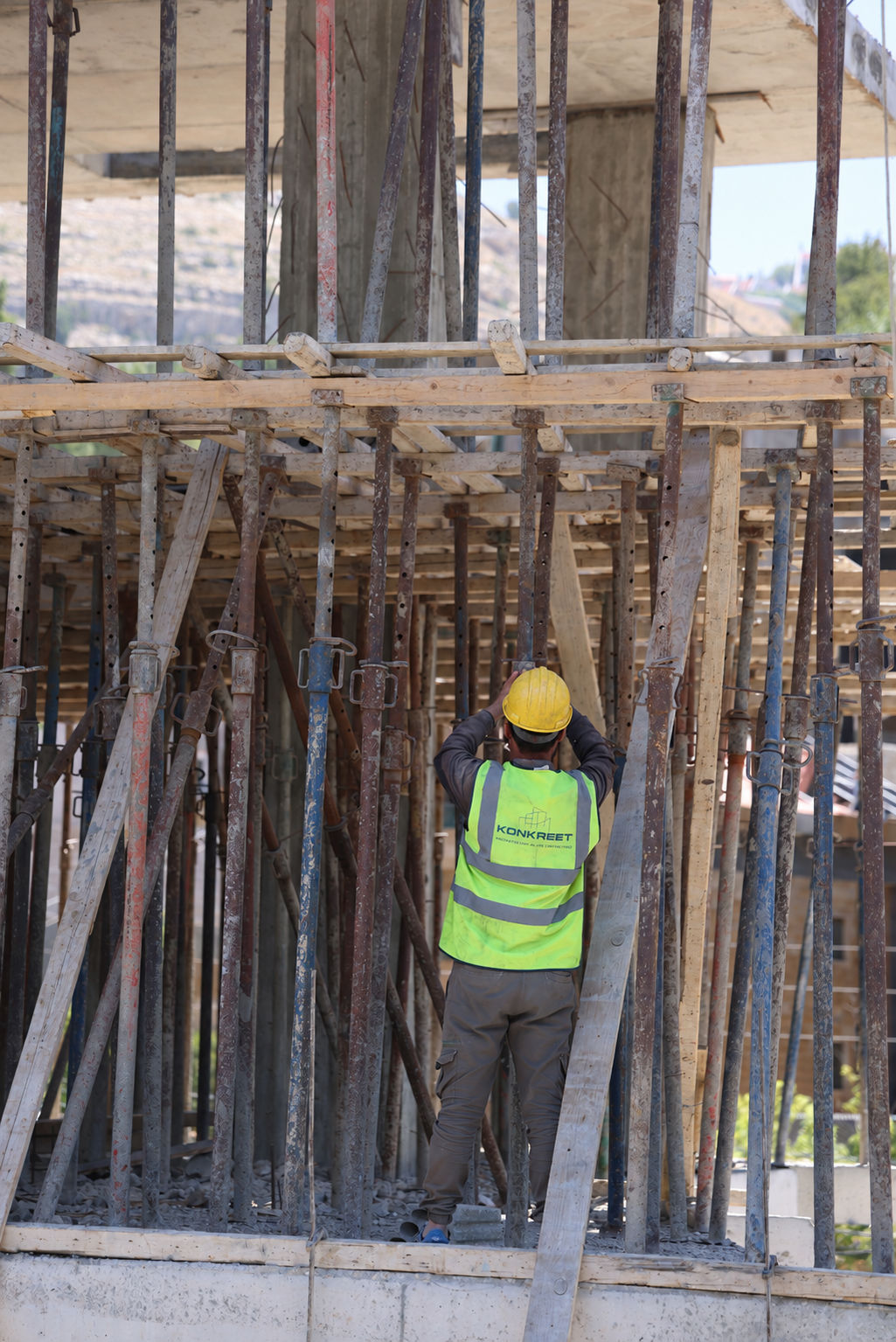 Tilal Al Aasal –
Kfardebian 13626 — site photograph