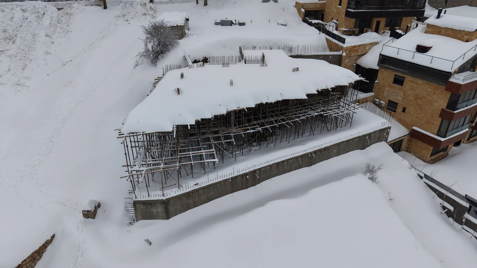 Tilal El Aasal -
Kfardebian 6879 — site photograph