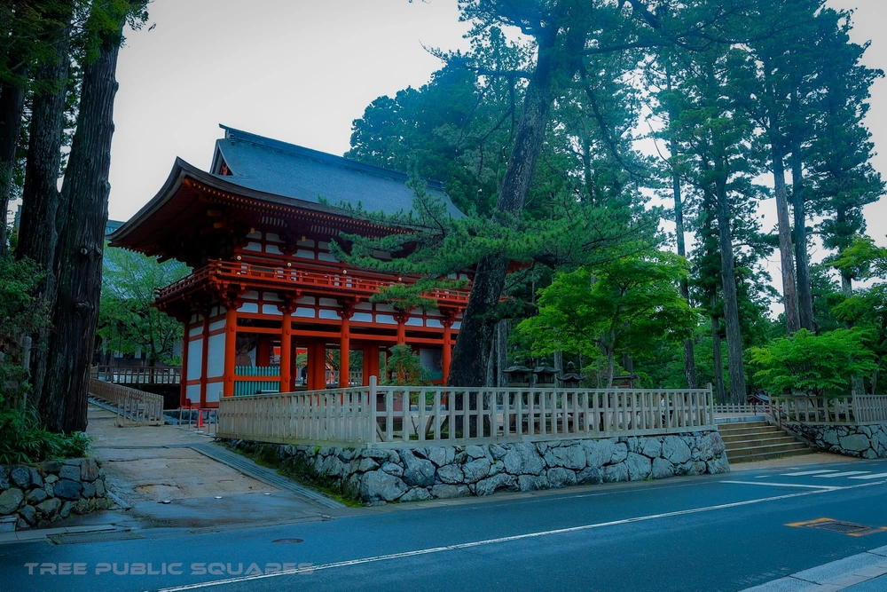 高野山 金剛峯寺の中門について。歴史や四天王像、再建築など徹底解説！の写真