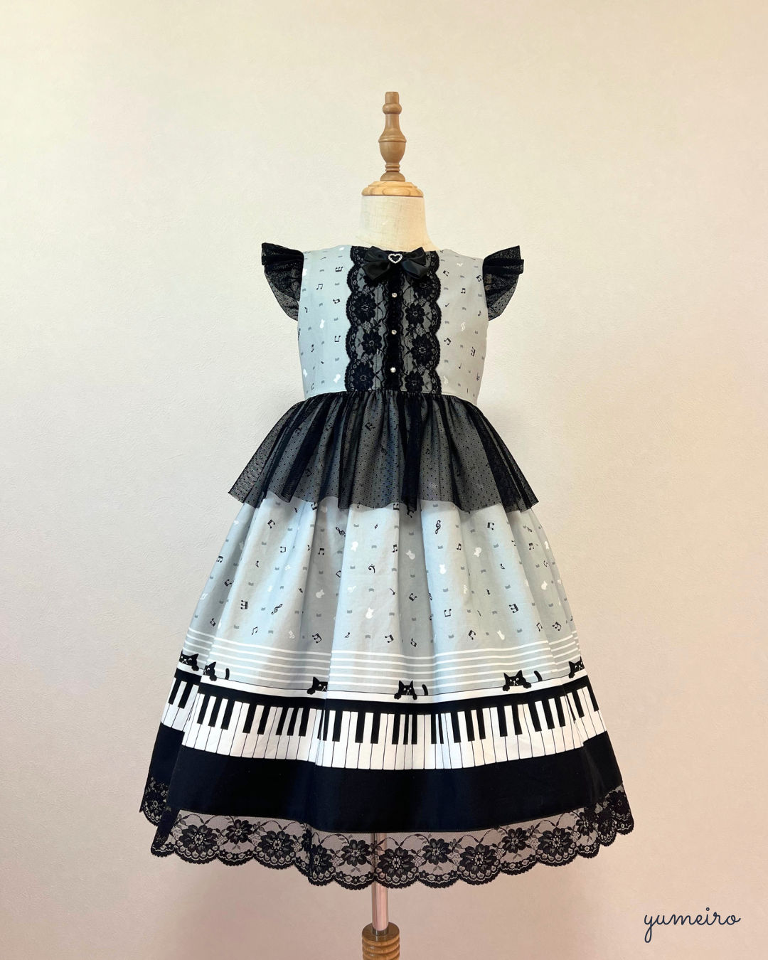 ピアノと猫ちゃんのワンピース(130cm)