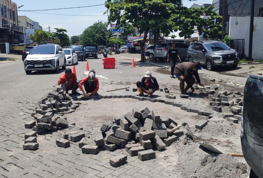 Respons Cepat Laporan Warga, Wali Kota Semarang Siapkan Betonisasi Masif dan Perbaikan Rutin di Jalan Citarum