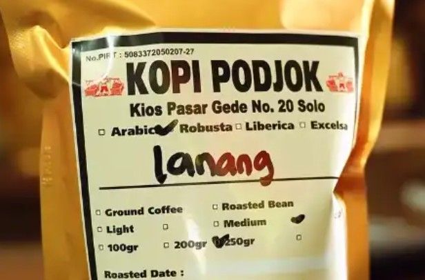 Lorong Waktu Beraroma Sangrai: Rahasia Tiga Generasi di Sudut Pasar Gede