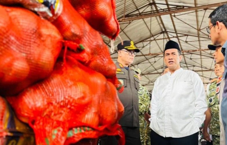 Dua Pukulan Ekonomi di Akhir Pekan: Dari Cekikan Harga BBM hingga Gempuran Pangan Gelap yang Menikam Petani