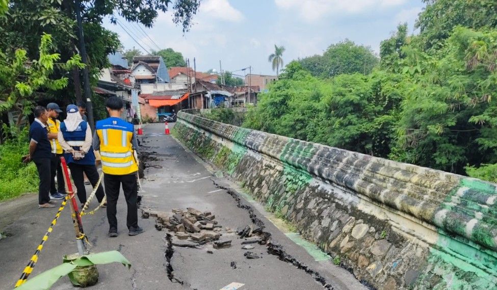 Gerak Cepat Atasi Jalan Ambles Kalibanteng, Pemkot Semarang Gandeng BBWS Perbaiki Talud Silandak