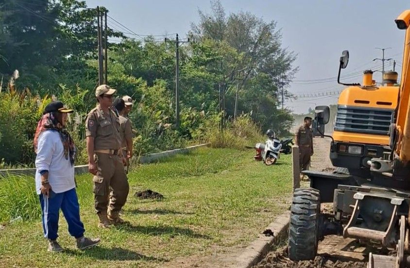 Respons Cepat Keluhan Warga, Pemkot Semarang Terjunkan Tim Terpadu Bersihkan Jalan Arteri Yos Sudarso