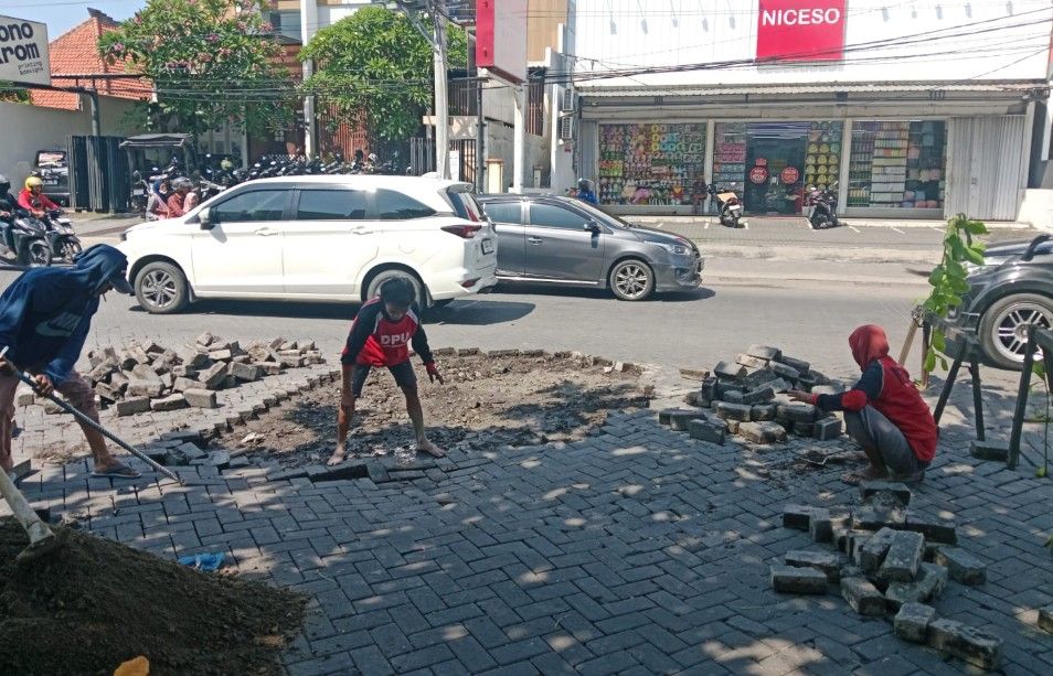 Akhiri Keluhan Pengendara, Pemkot Semarang Kebut Proyek Betonisasi Jalan Citarum