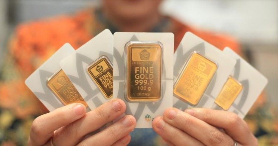 Sempat Loyo Sepekan, Kilau Emas Antam Melesat Tajam Rp30.000 per Gram Hari Ini