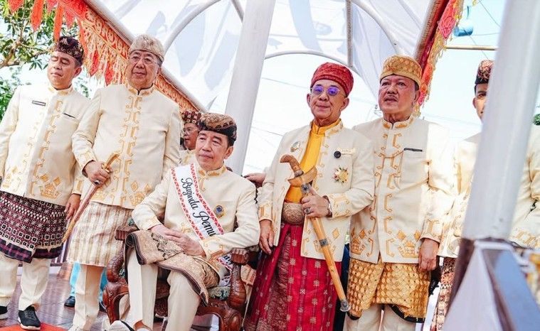 Sandang Gelar 