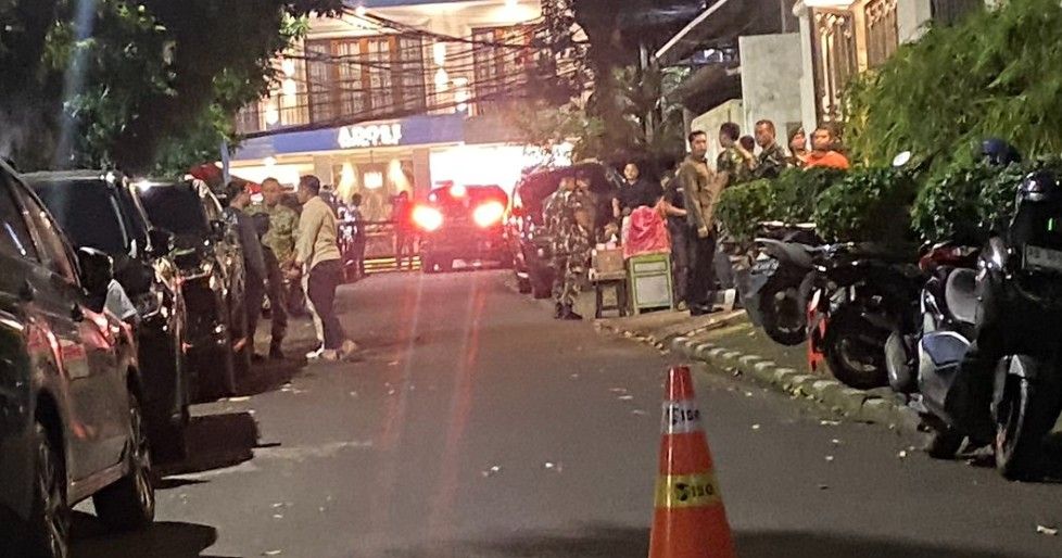Drama di Balik Barikade TNI: Rumah Jampidsus Dijaga Ketat Saat Polri Sita Emas 74 Kg dan Dolar Raksasa
