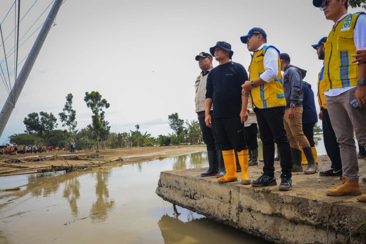 Jalur Grobogan - Semarang Putus, Ahmad Luthfi Instruksikan Percepat Pemasangan Jembatan Armco