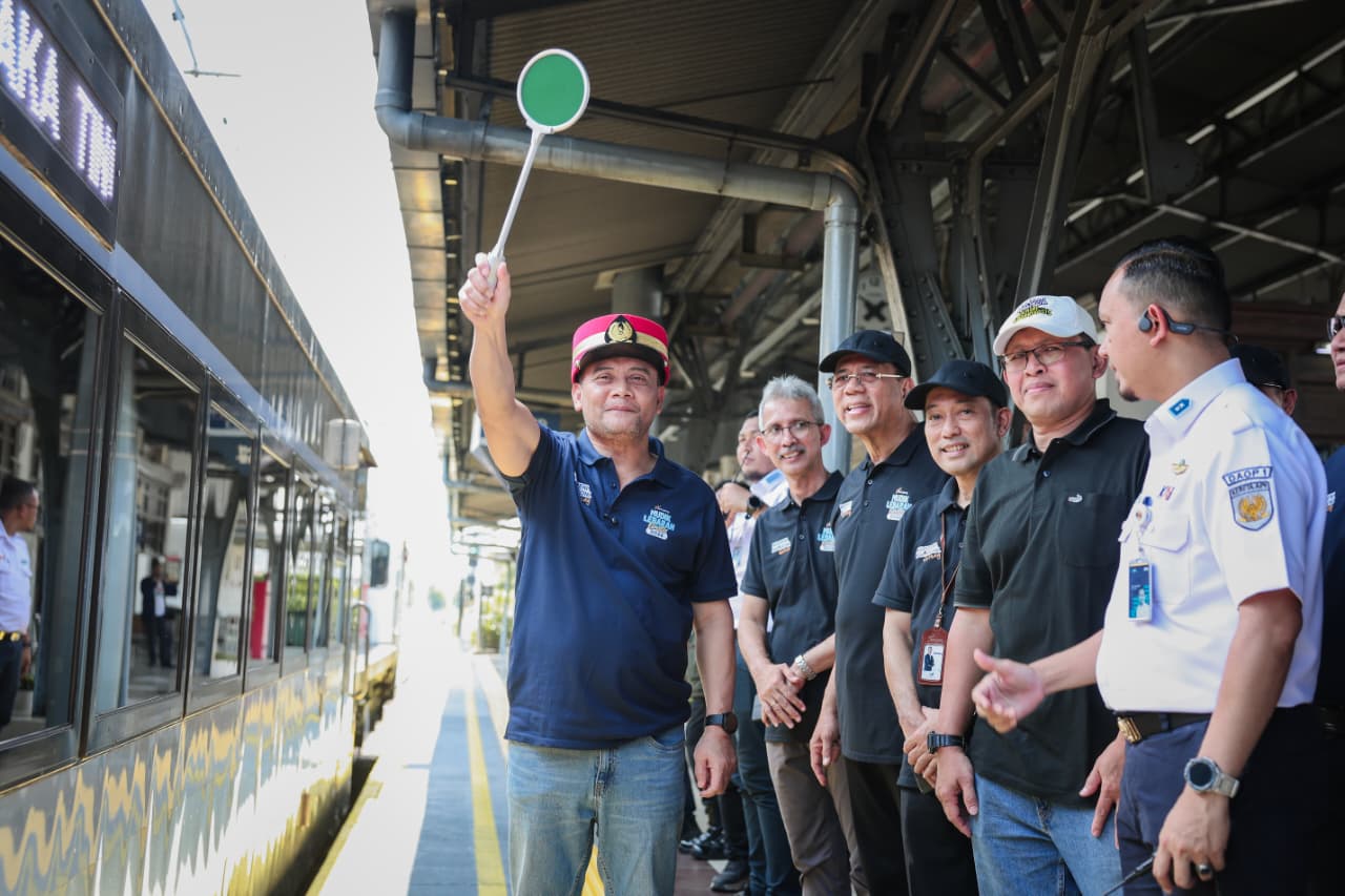 Lepas Mudik Gratis dengan Kereta Api, Ahmad Luthfi Fasilitasi Ratusan Pemudik Menuju Kampung Halaman 