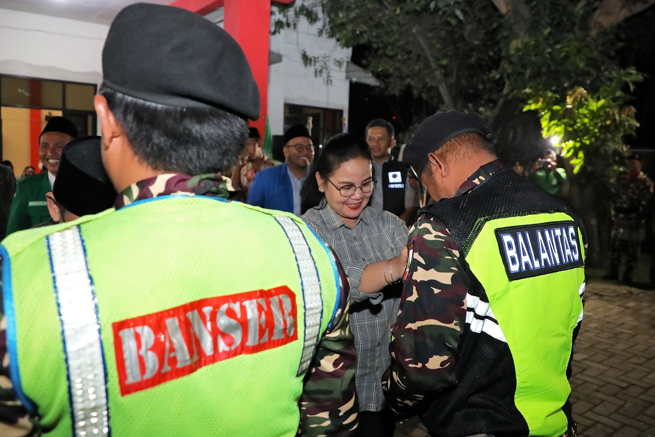 Wali Kota Agustina Puji Kolaborasi GP Ansor, Banser, dan KNPI, Hadirkan Posko Layanan Bagi Pemudik