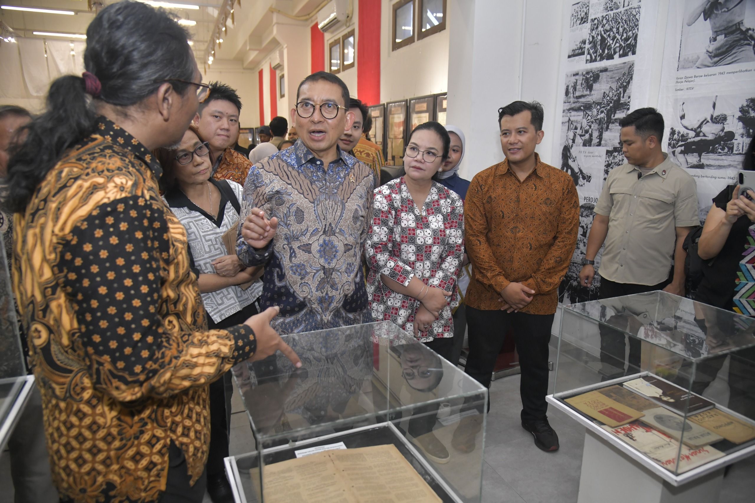 Lewat Pameran Filateli, Wali Kota Agustina dan Menteri Kebudayaan Fadli Zon Tegaskan Pentingnya Merawat Memori Bangsa