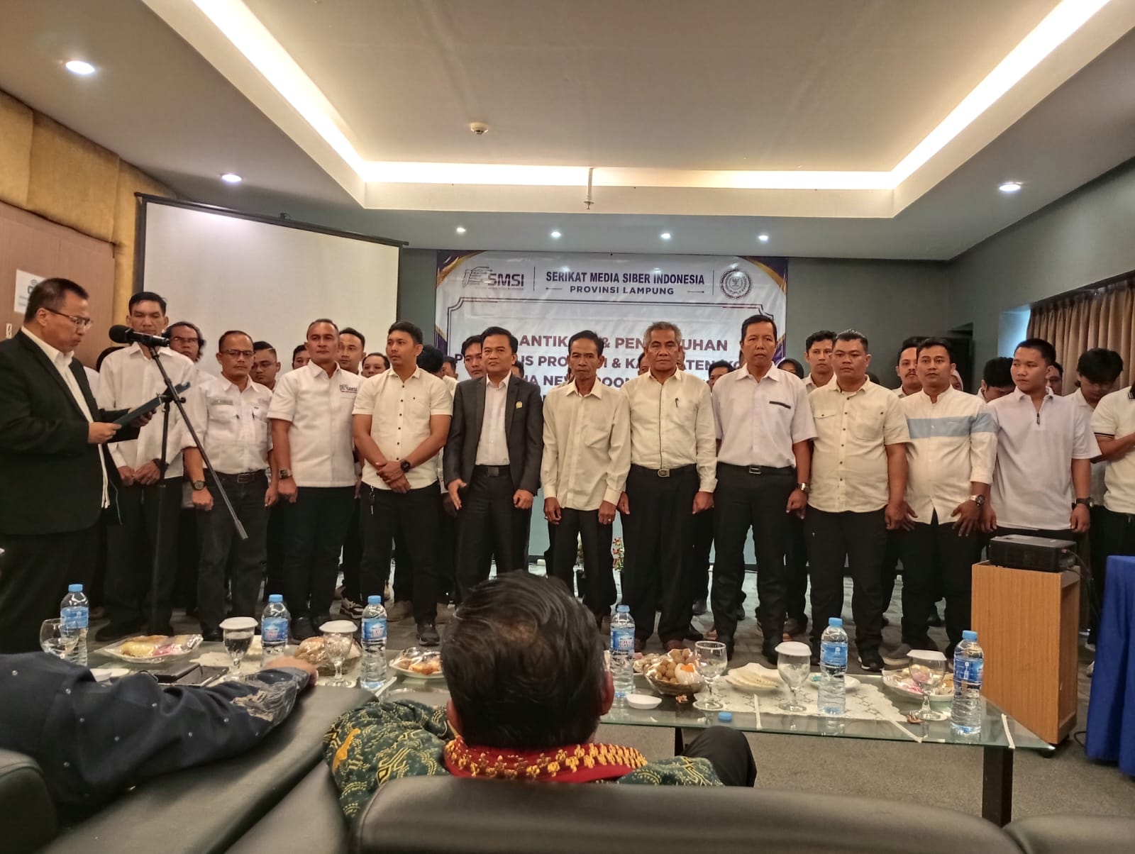 3. Ketua Umum SMSI Kukuhkan Pokja Newsroom Jaga Desa di Lampung Ikhtiar Menyumbat Kebocoran Dana Desa