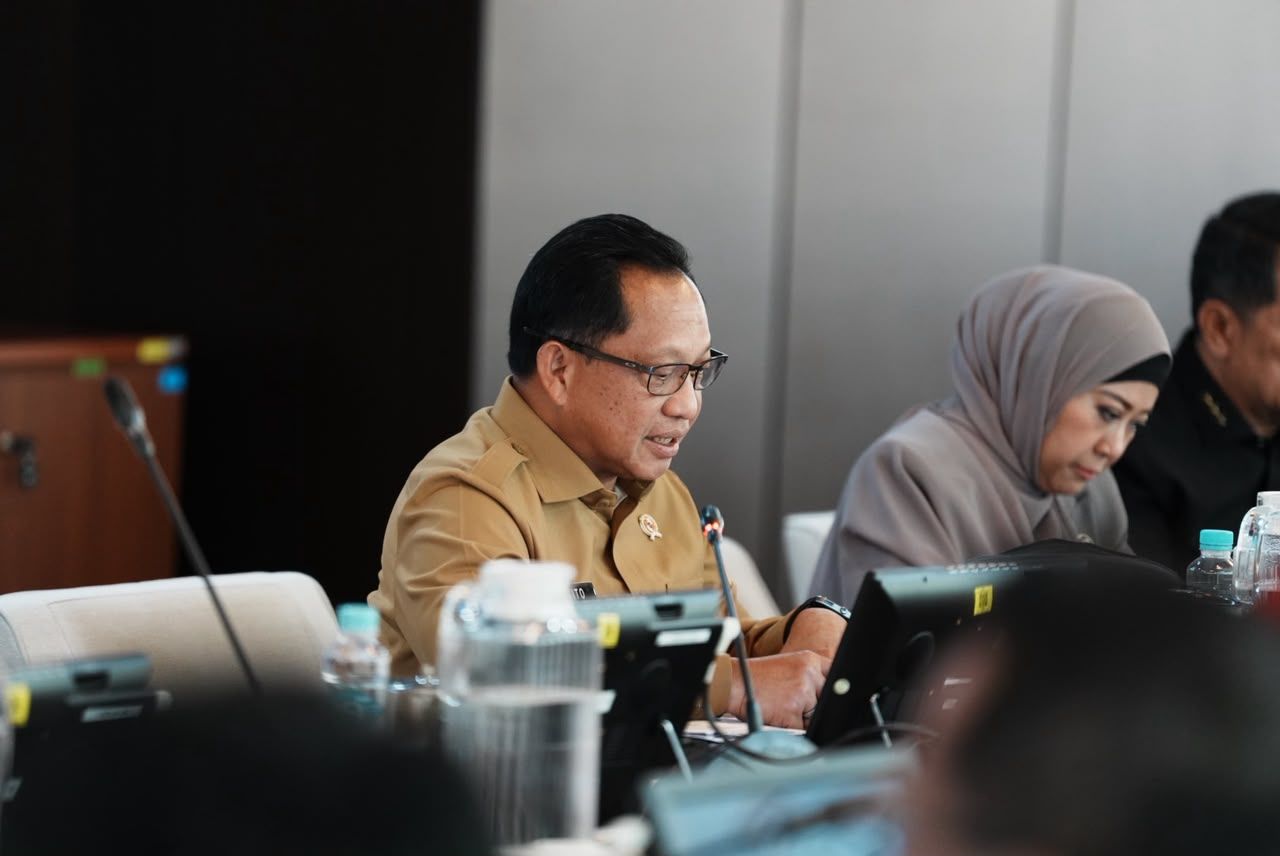 Percepat Penyaluran Bantuan Bencana NTT, Mendagri Minta Pemda Segera Penuhi Kebutuhan Warga