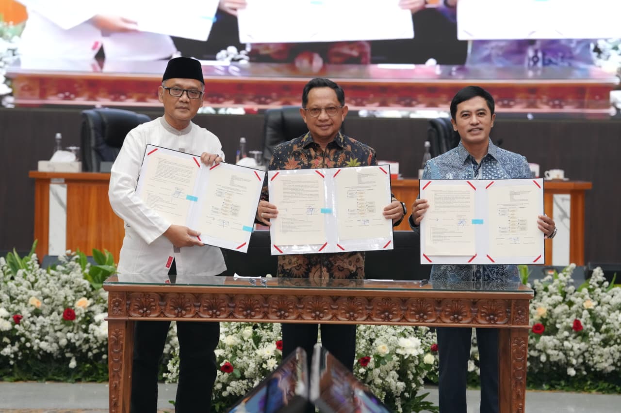 Mendagri Tito Teken SEB, Dukung Digitalisasi Layanan Jemaah Haji Berbasis Data Kependudukan