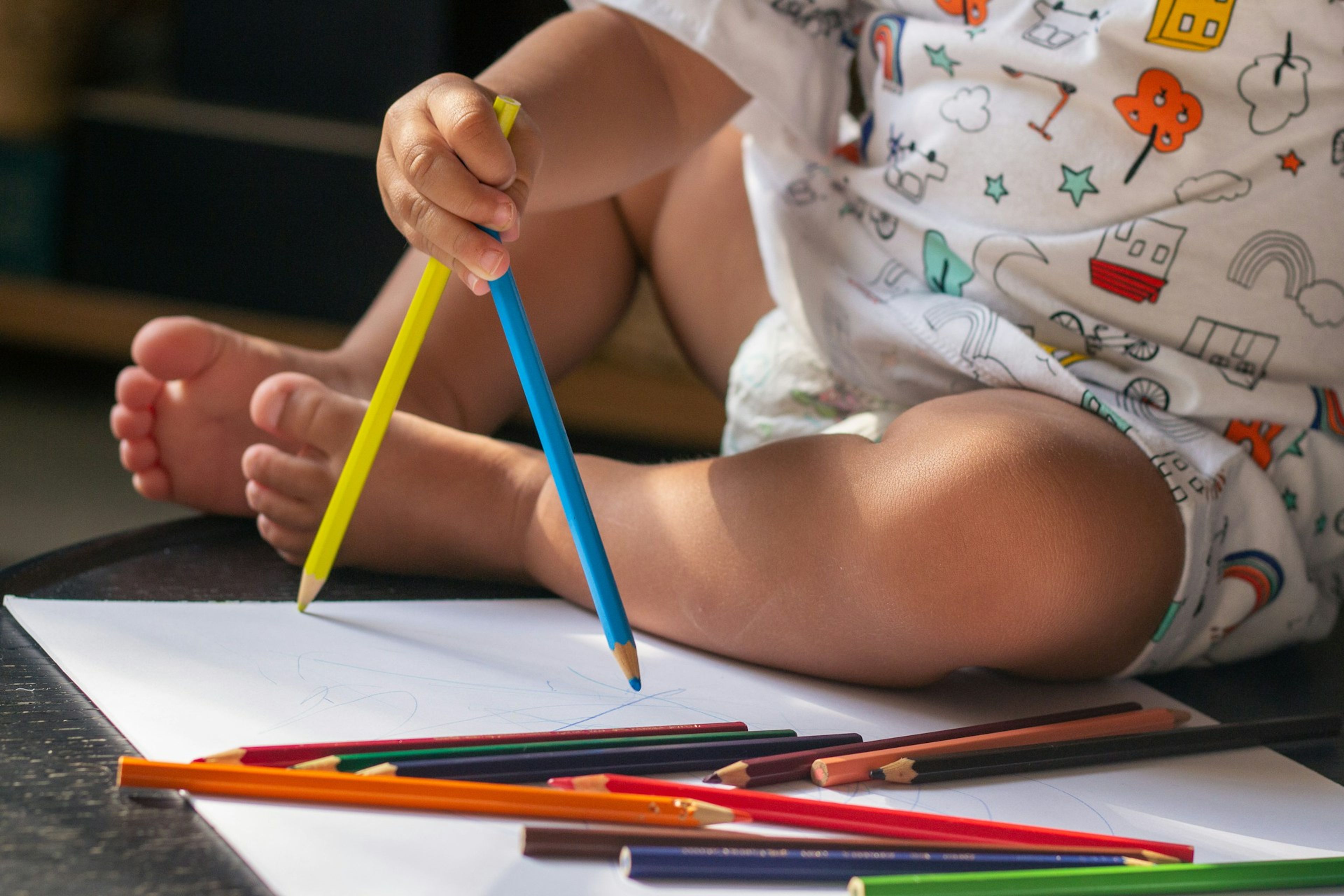 15 Fine Motor Activities for Toddlers Using Everyday Items