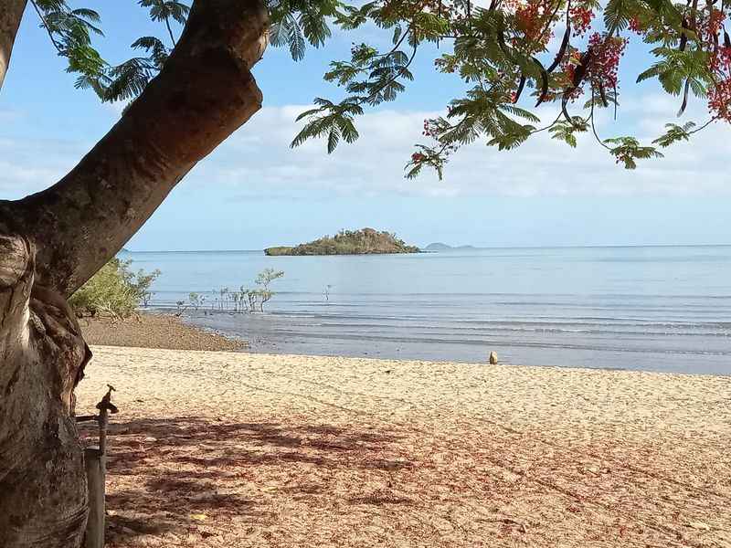 Cannonvale Beach