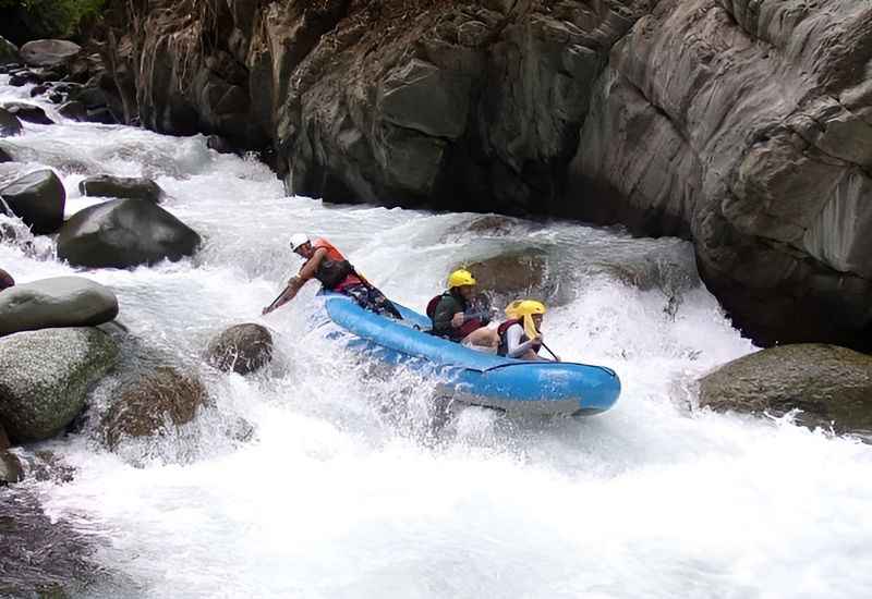  Whitewater Rafting