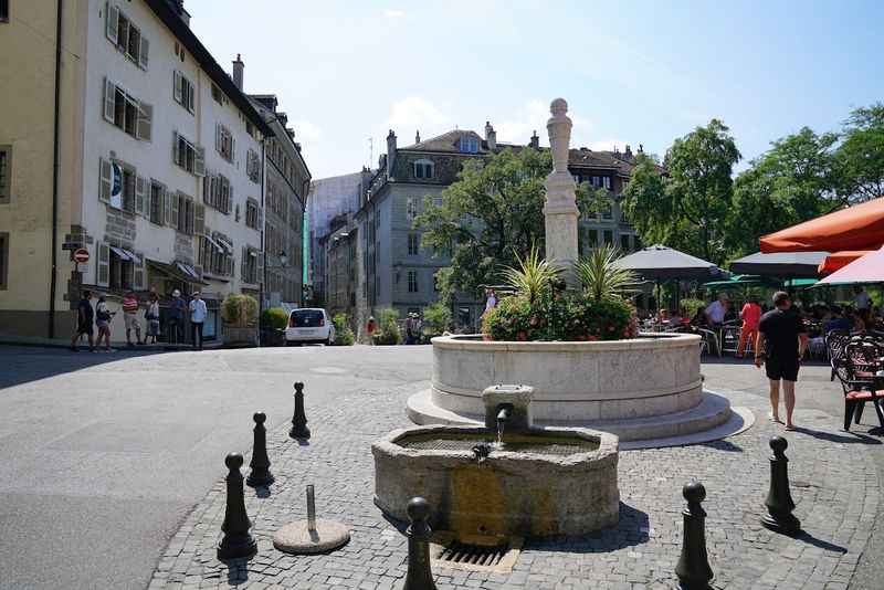 Place du Bourg-de-Four