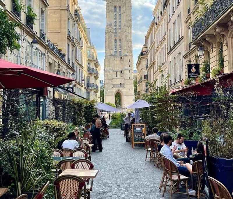 interesting place to visit in paris