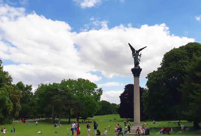 interesting place to visit in paris