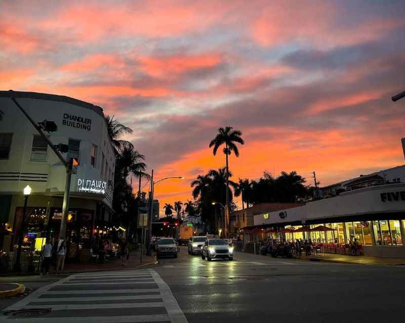 Nightlife Along Collins Avenue