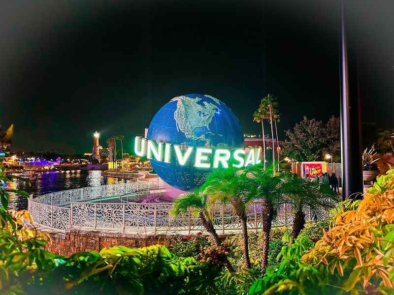 Universal Orlando Resort Globe