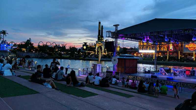 Universal City Walk Lagoon