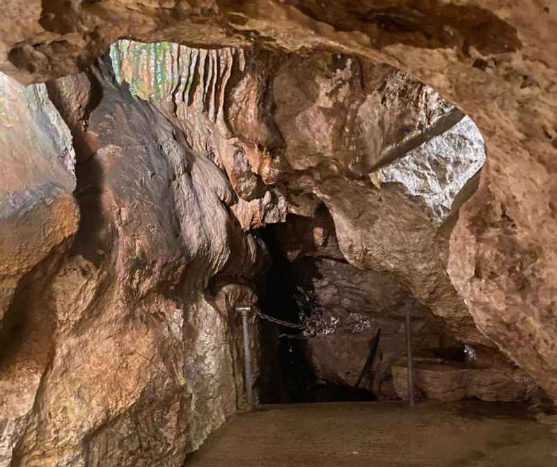 Linville Caverns