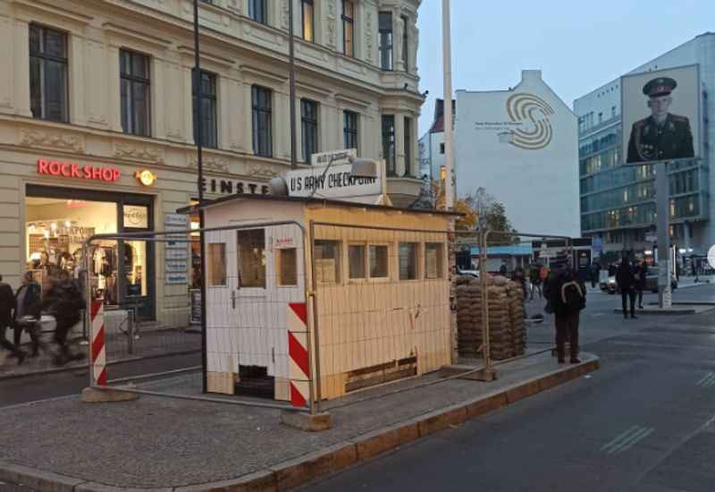 Checkpoint Charlie Museum