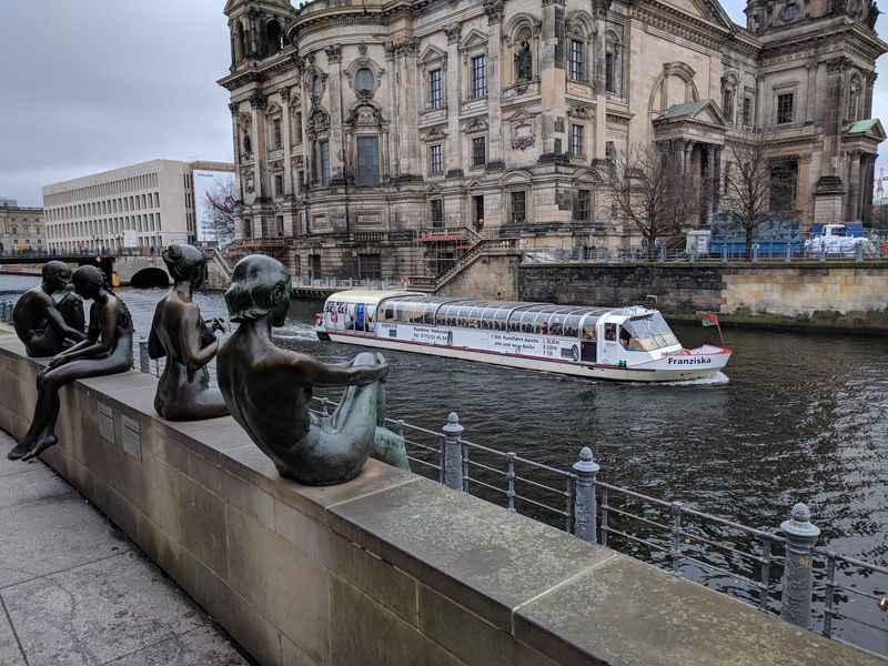 Dinner Cruise Along The River Spree